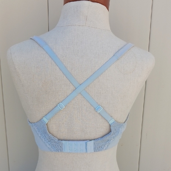 VICTORIA'S SECRET Light Blue Lace Trim Bra - Picture 2 of 7